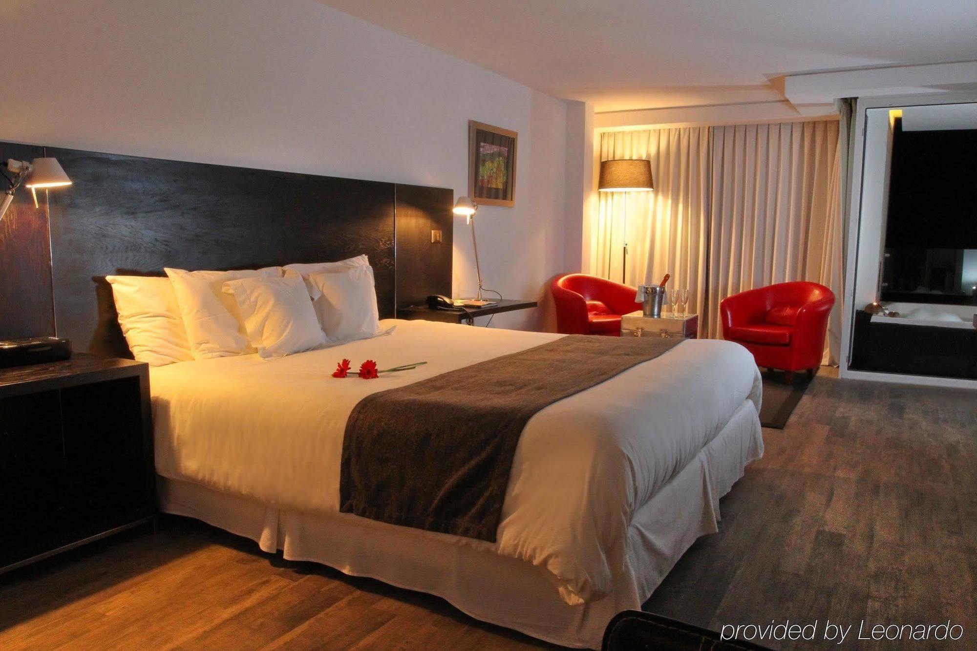 Radisson Blu Acqua Hotel & Spa Конкон Экстерьер фото A room at the hotel