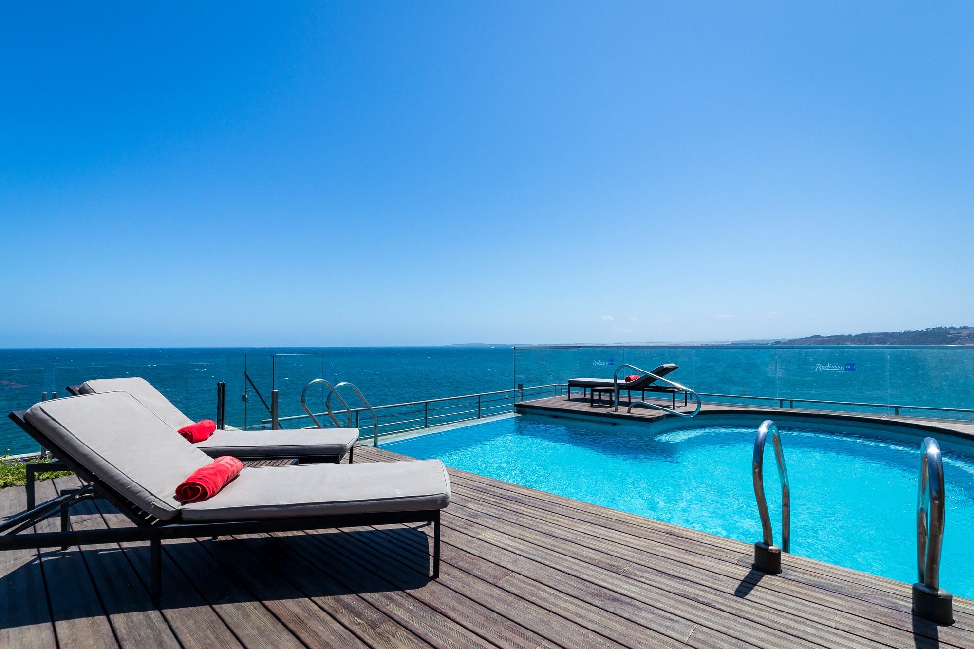 Radisson Blu Acqua Hotel & Spa Конкон Экстерьер фото The pool at the Cape of Good Hope Hotel